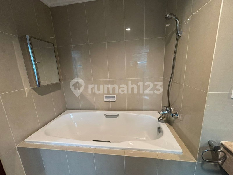 Apartment for rent in Bandung, Indonesia · South Hills · 3 rooms, 2 baths