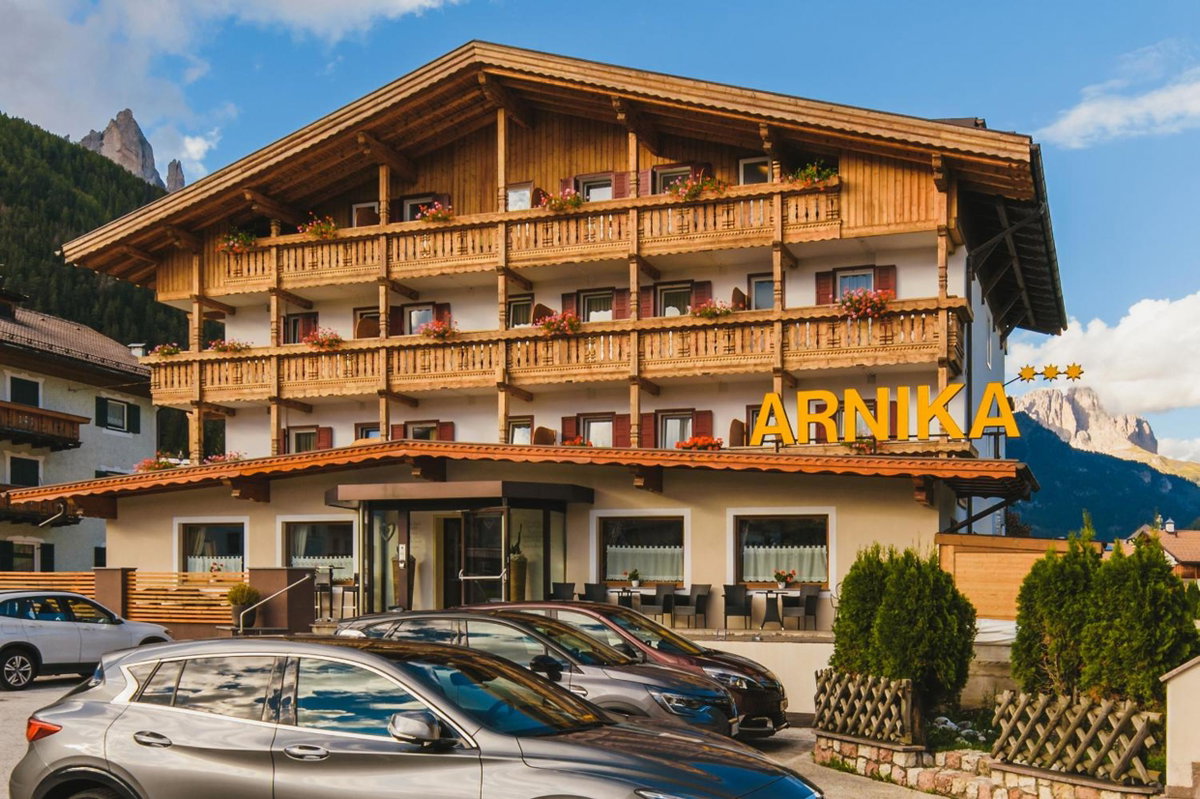 Hotel · Hotel Arnika, Pozza Di Fassa