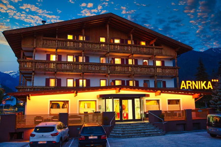 Hotel Arnika, Pozza di Fassa, Italy