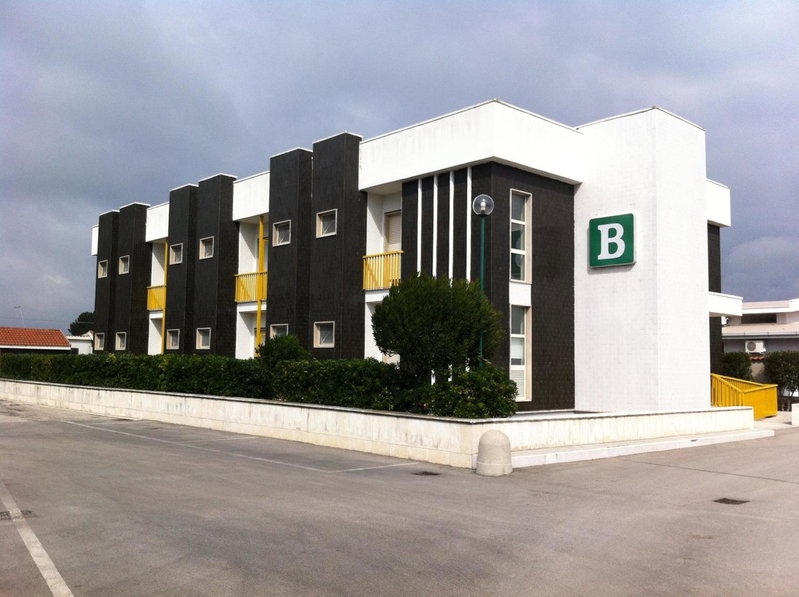 Hotel Atleti - RICARICA AUTO ELETTRICHE -, Foggia, Italy