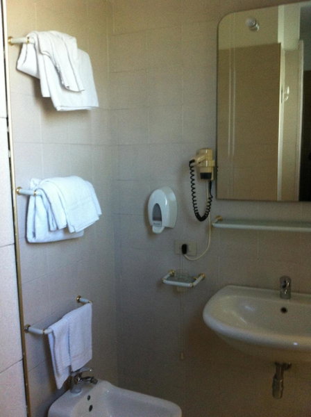 Hotel Atleti - RICARICA AUTO ELETTRICHE -, Foggia, Italy