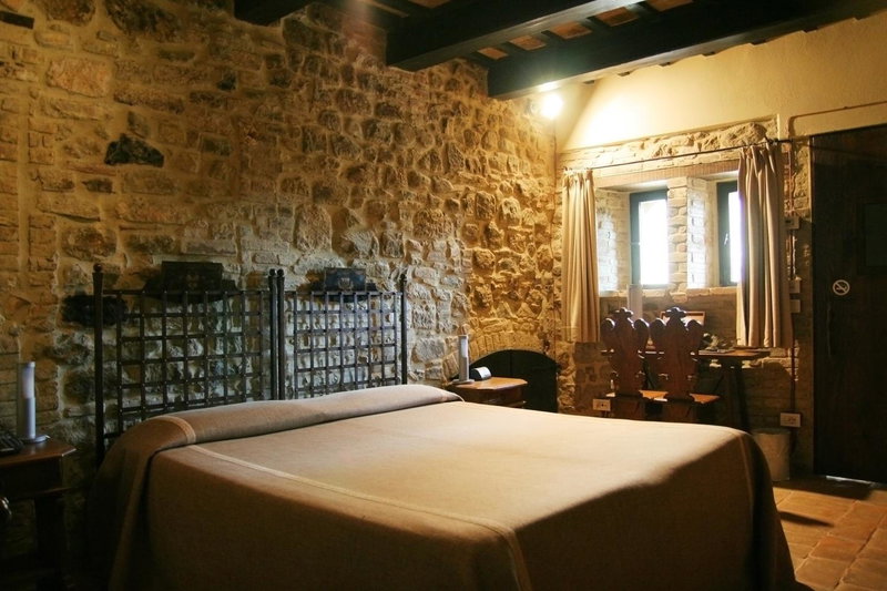 TH Perugia - Castello Di Monterone, Perugia, Italy