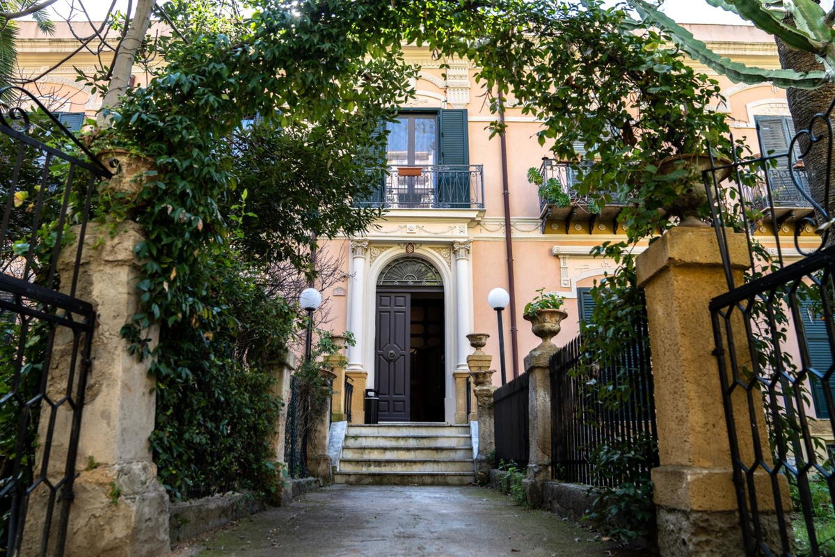 Villa Pirandello, Италия