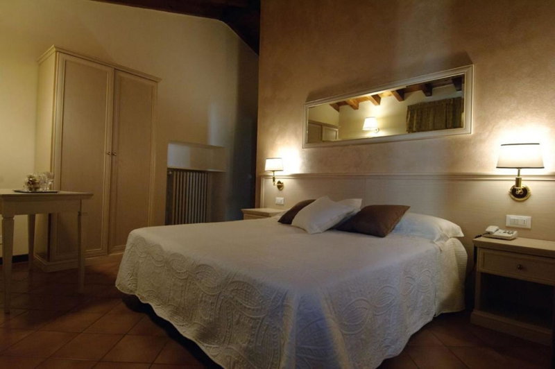 Albergo CAVALLINO 10, Toscolano Maderno, Italy