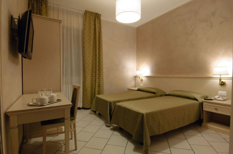 Albergo CAVALLINO 10, Toscolano Maderno, Italy