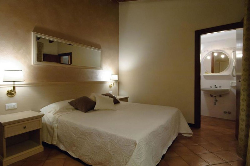 Albergo CAVALLINO 10, Toscolano Maderno, Italy