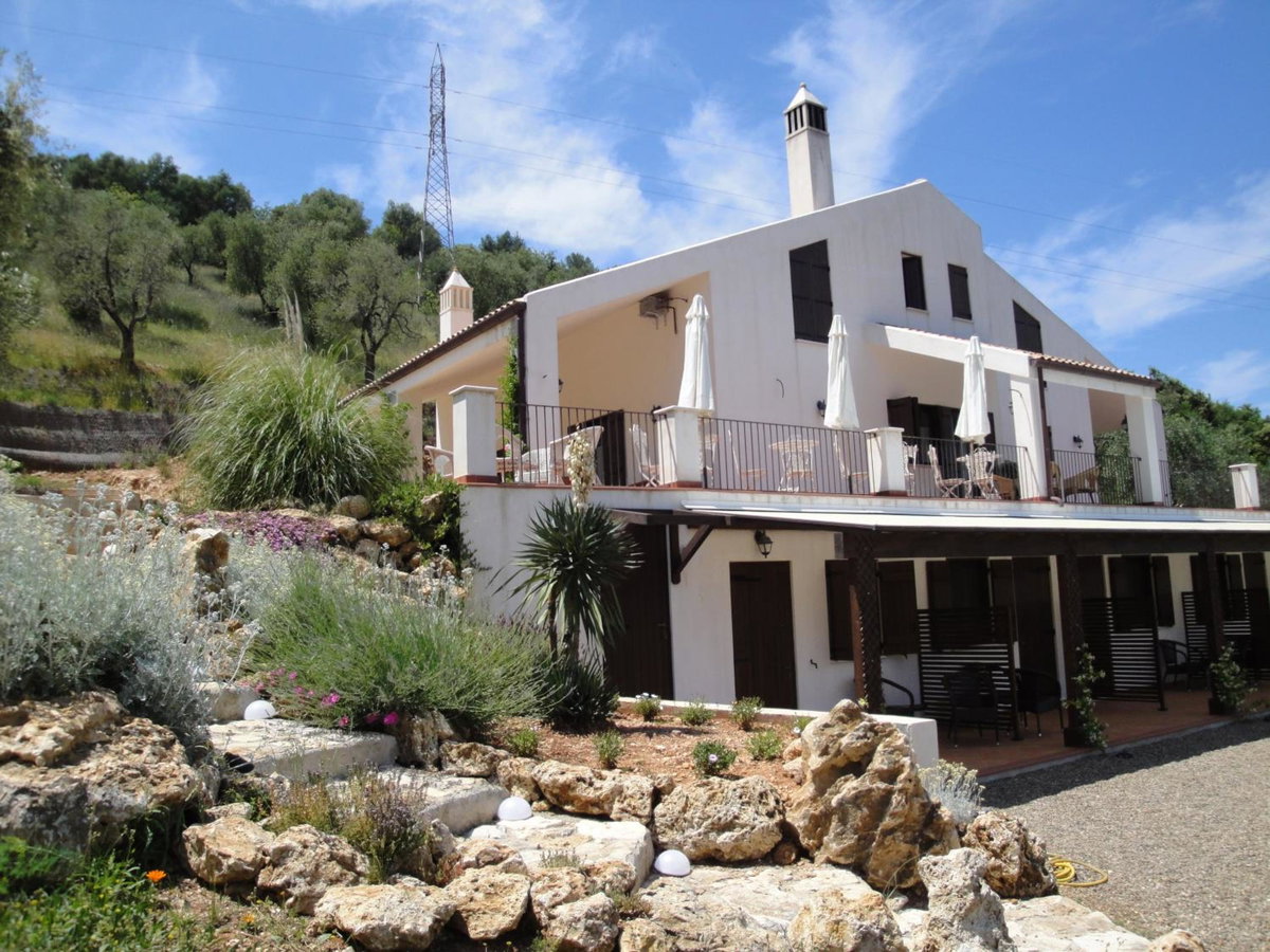 Shanti Home, Italy