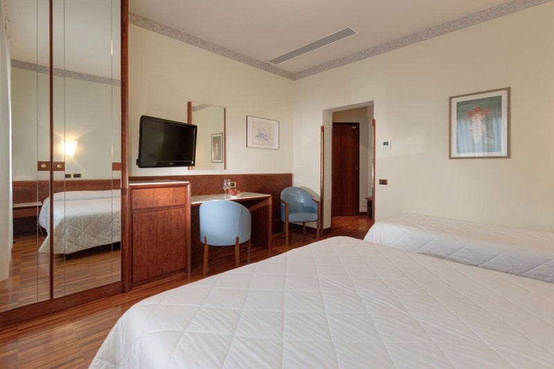 Palace Hotel Civitanova - stazione, centro città e mare, Civitanova Marche, Italy