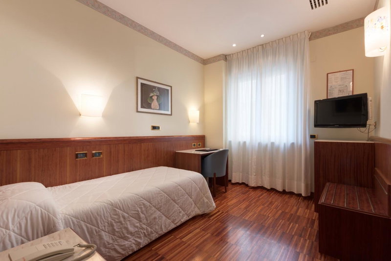 Palace Hotel Civitanova - stazione, centro città e mare, Civitanova Marche, Italy