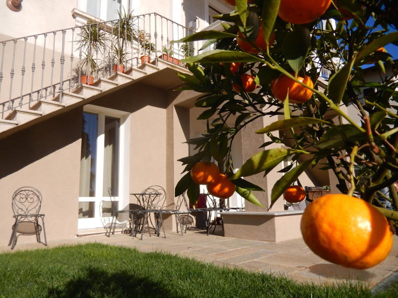 White Lilac Romantic B&B - Adults only, Arona, Italy
