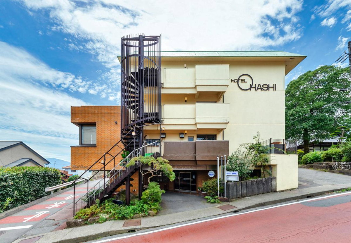Hotel WWJ, Japón