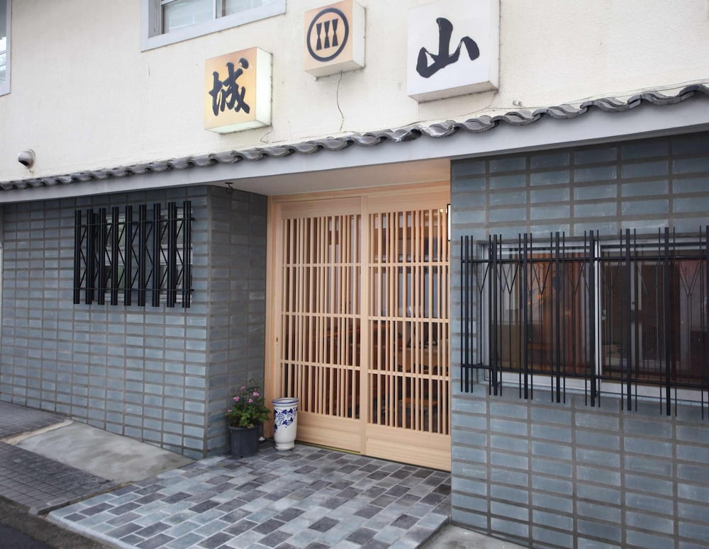 Shiroyama inn, Japan