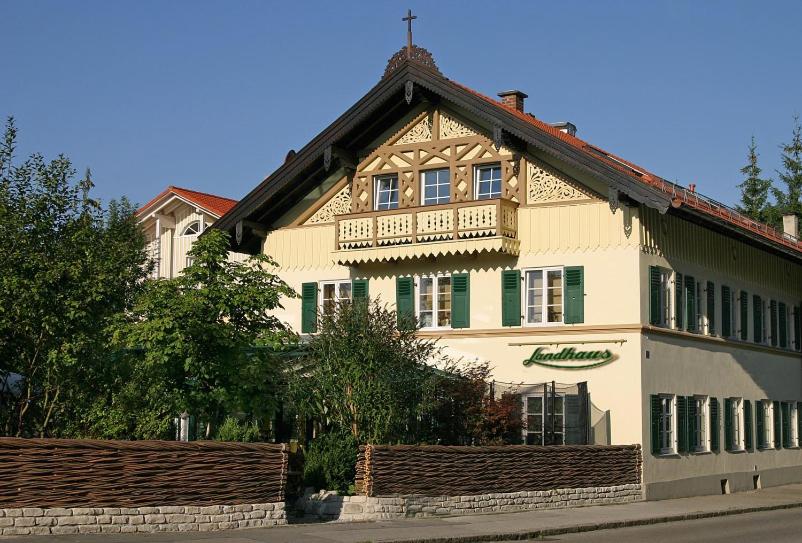 Hotel · Landhaus Hotel Wolfratshausen, Wolfratshausen