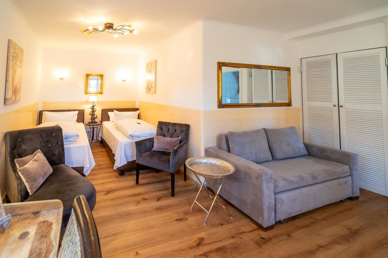 Landhaus Hotel Wolfratshausen, Wolfratshausen, Germany
