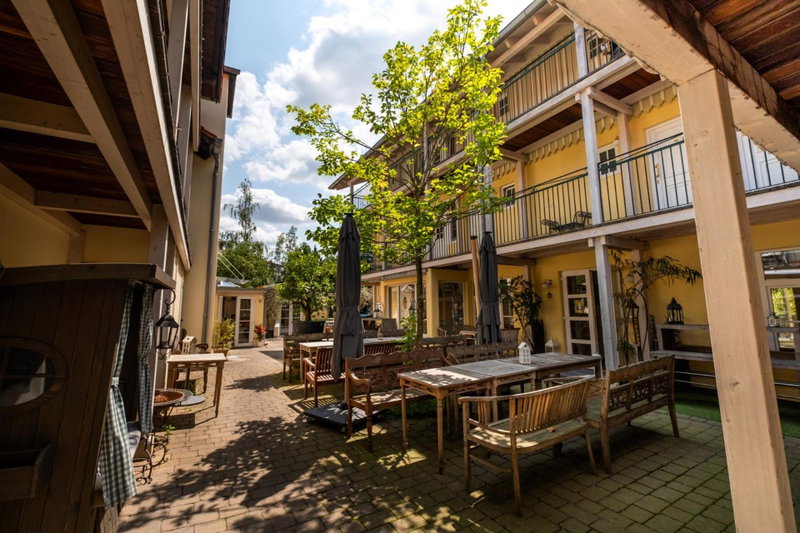 Landhaus Hotel Wolfratshausen, Wolfratshausen, Germany
