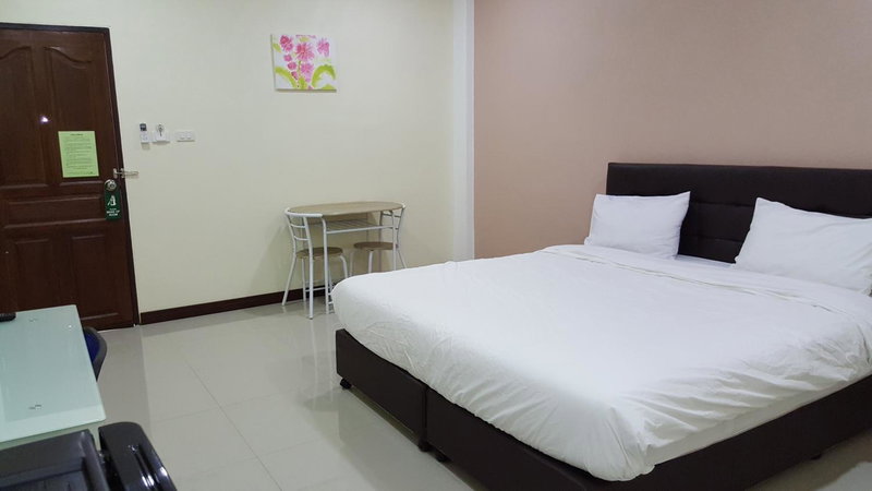 Charoensuk Grand Hotel, Kabin Buri, Thailand