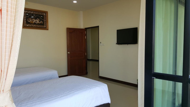 Charoensuk Grand Hotel, Kabin Buri, Thailand