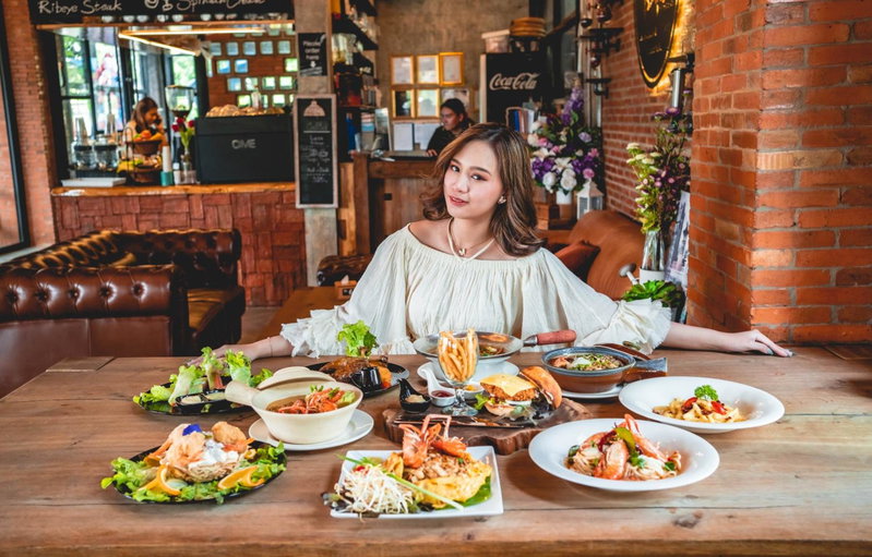 ไร่บำรุงผล Raibumrungphol, Mae Wang, Thailand