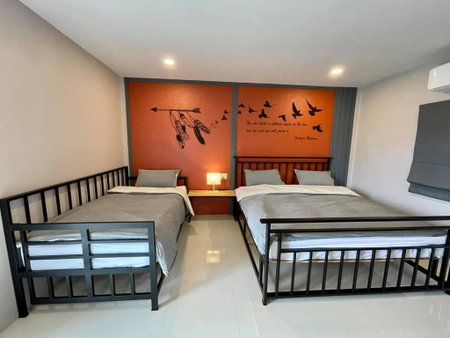 Baan Chonrapee, Paknam Prasae, Thailand