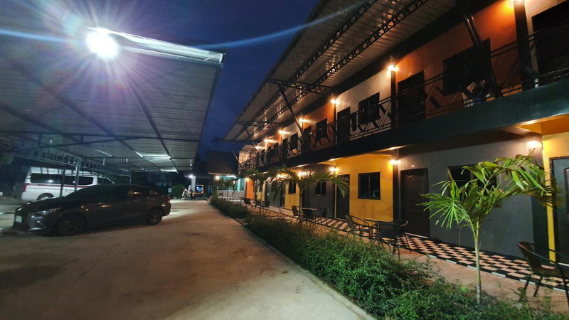โรงแรมอินทราเพลส, Sakon Nakhon, Thailand