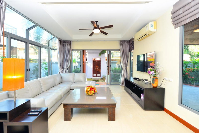 74 Patong villa walk to Bangla Rd in 10min 3 room cozy modern style, Patong Beach, Thailand