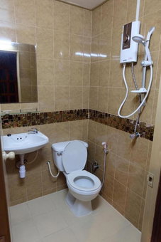 Binlar Guesthouse, Phra Nakhon Si Ayutthaya, Thailand