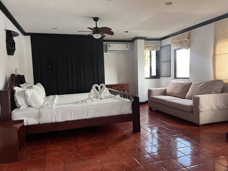 Baankasemsuk Resort 般咔 深宿, Patong Beach, Thailand