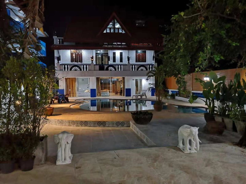 Baankasemsuk Resort 般咔 深宿, Patong Beach, Thailand