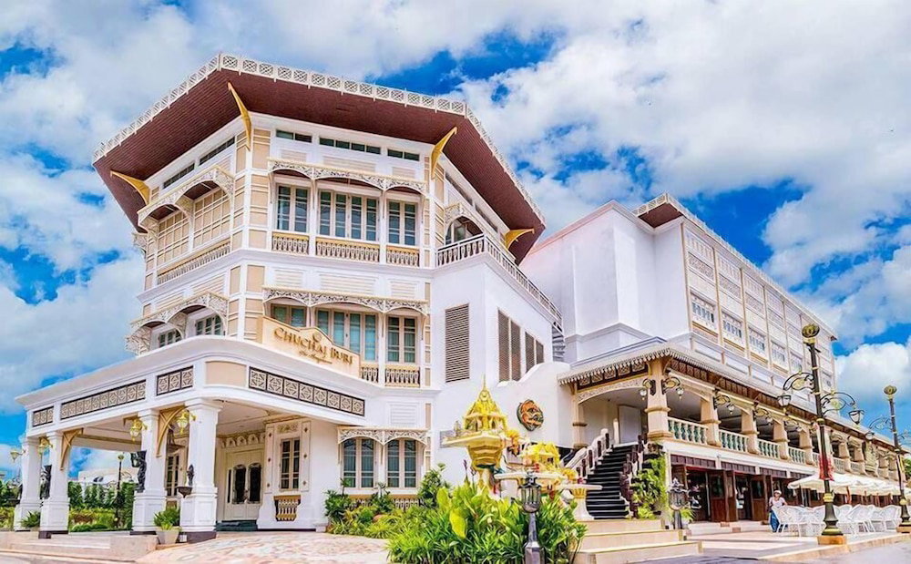 Chuchai Buri Sri Amphawa, Thailand