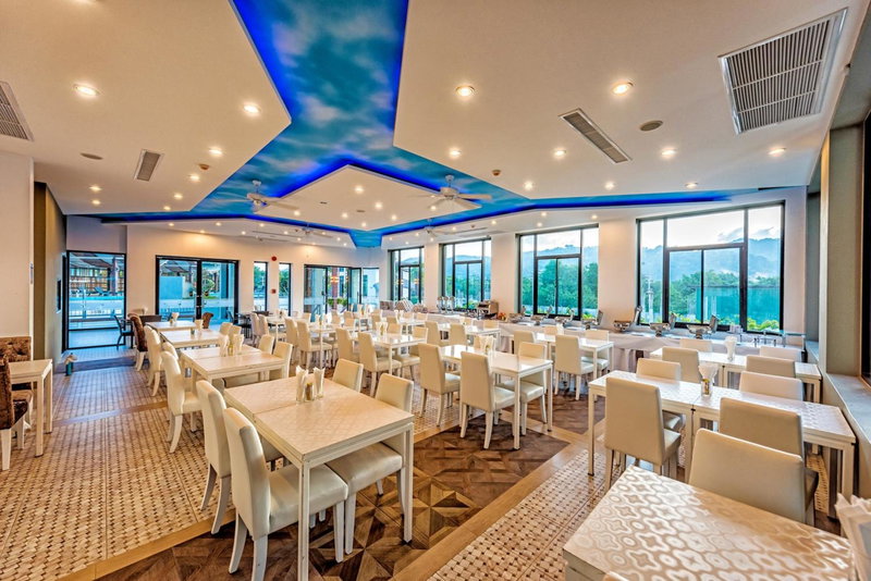 Chalong Miracle Lakeview, Chalong, Thailand