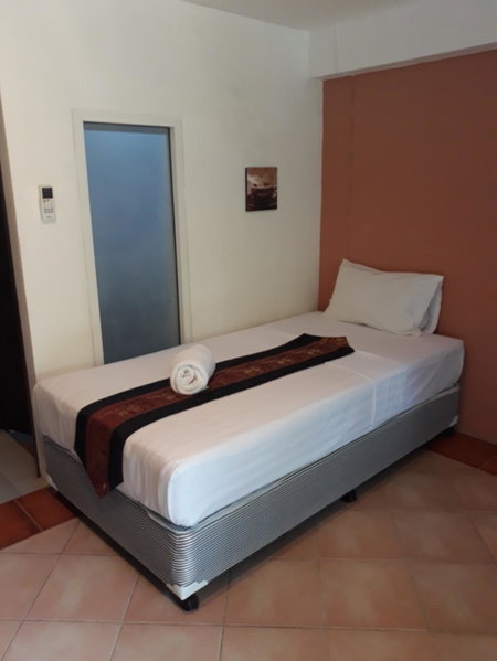 PorterHouse Beach Hotel, Patong Beach, Thailand