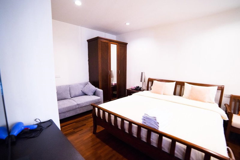 Kanavera House Serviced Apartment, Si Racha, Thailand