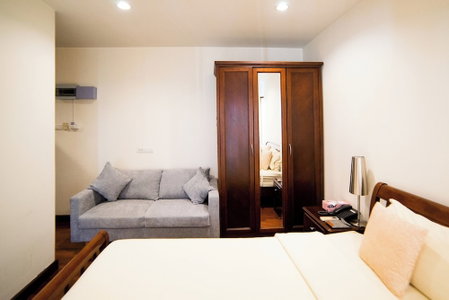Kanavera House Serviced Apartment, Si Racha, Thailand