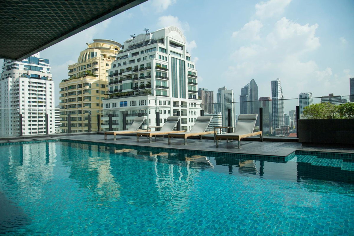 Hotel · Circle Sukhumvit 11#Luxury#Pool#Gym#BTS Nana&MRT Sukhumvit#1BR#Max2ppl, Bangkok