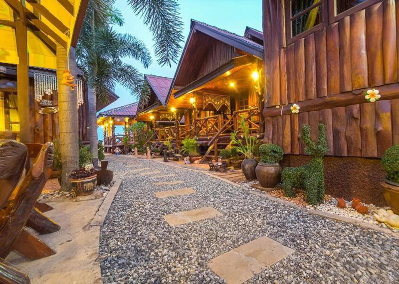 Homebeach Resort เกาะล้าน, Ko Larn, Thailand
