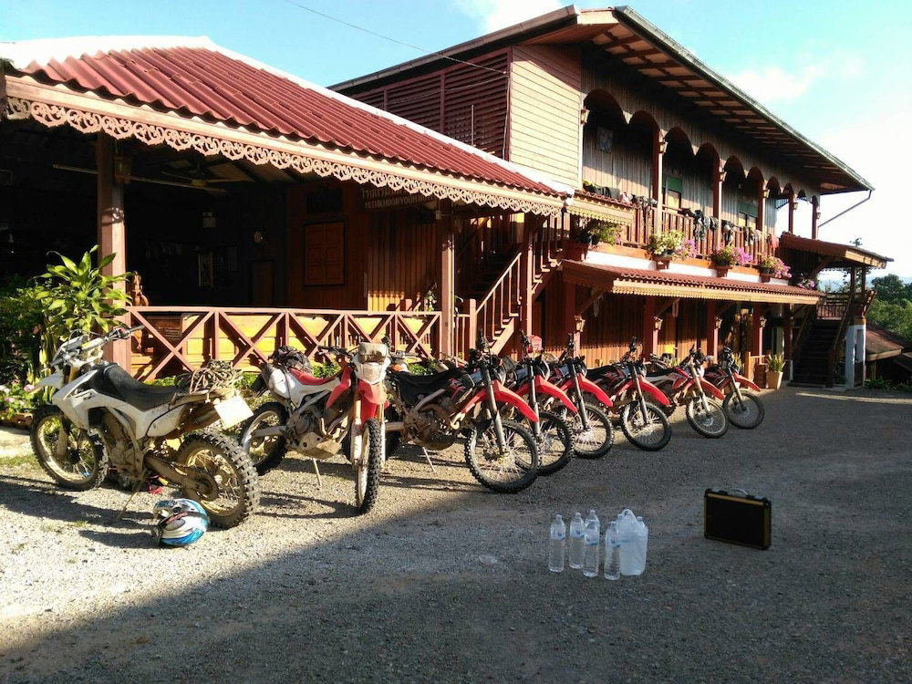 Mitkhoonyoum Hotel, Thailand