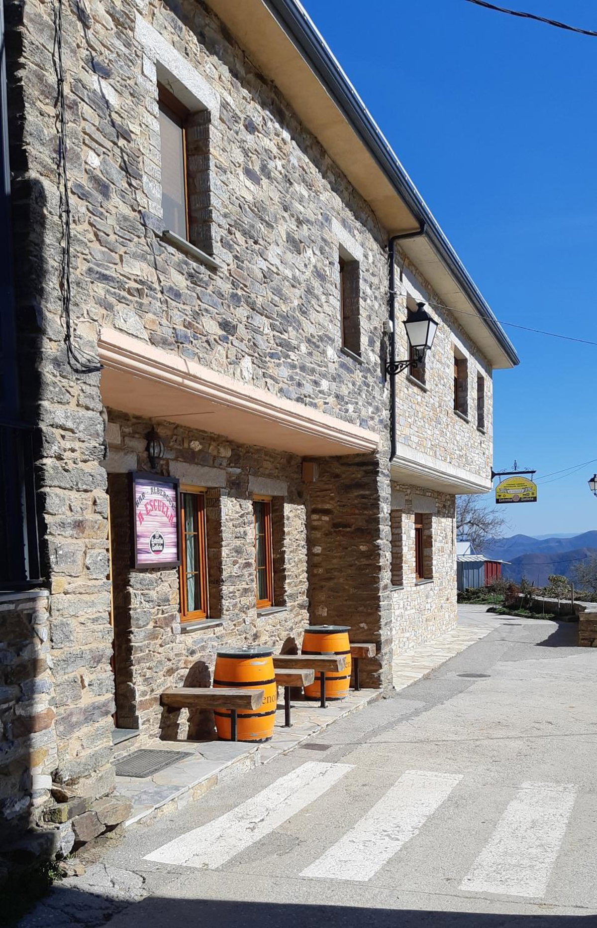 Albergue la escuela, Spain