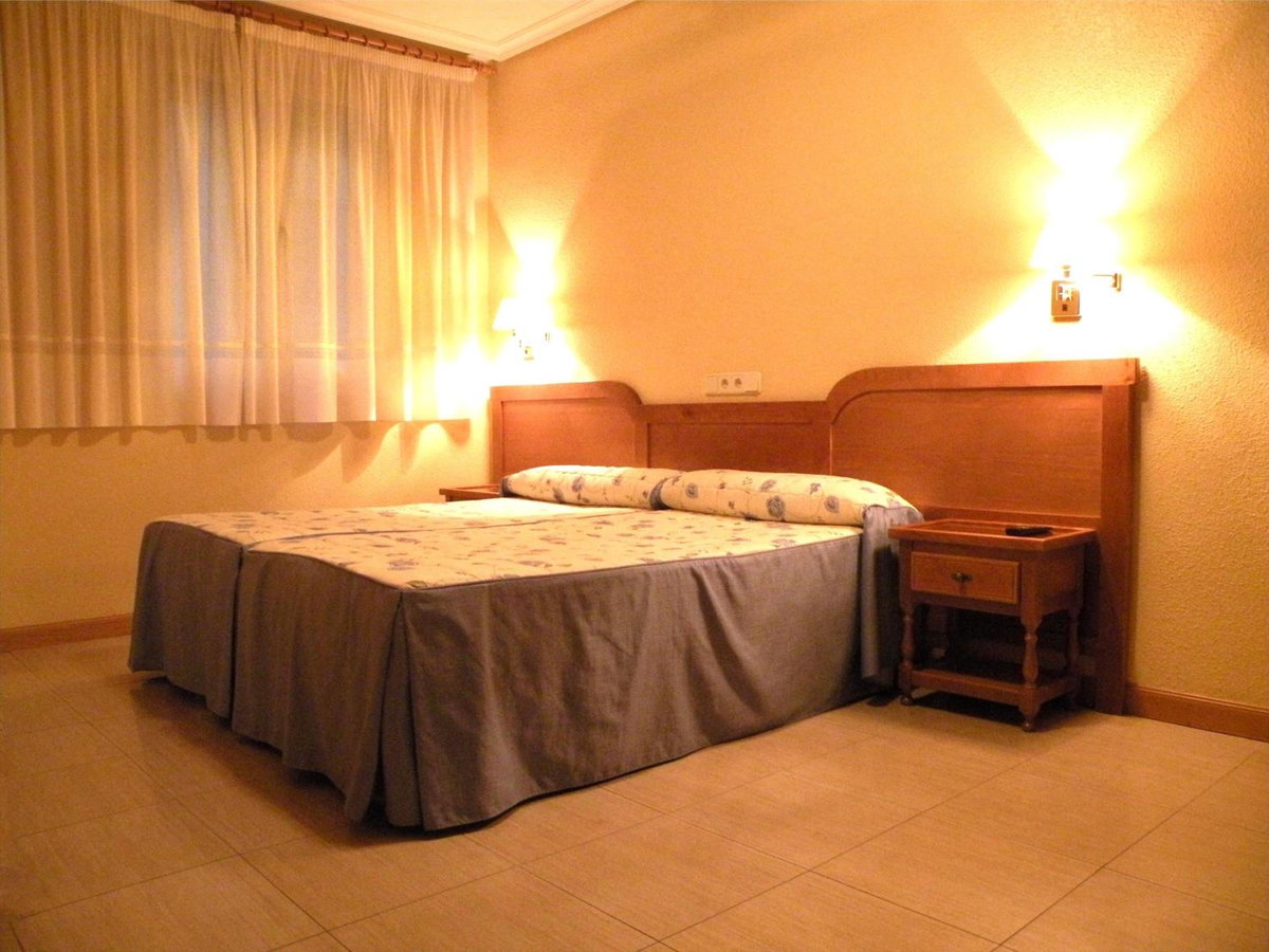 Benamar Boutique, Spain