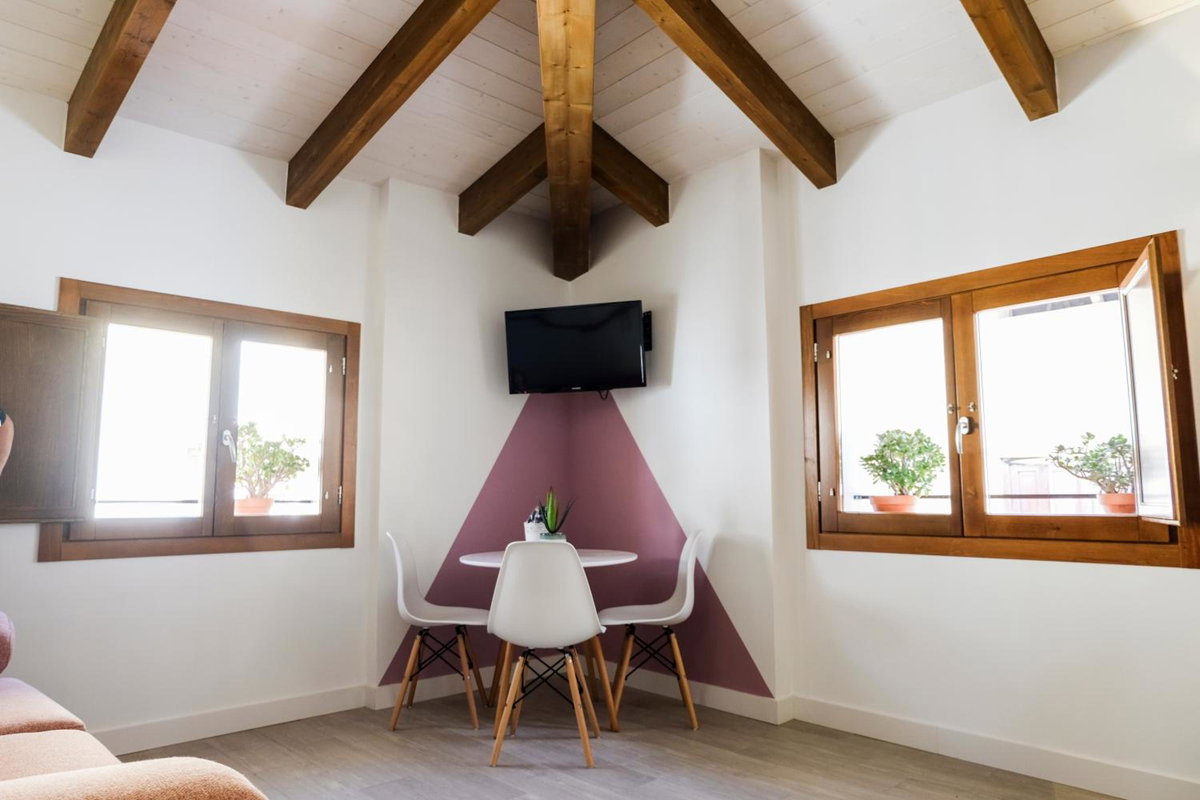 LA MOMA Apartments & Room, Spain