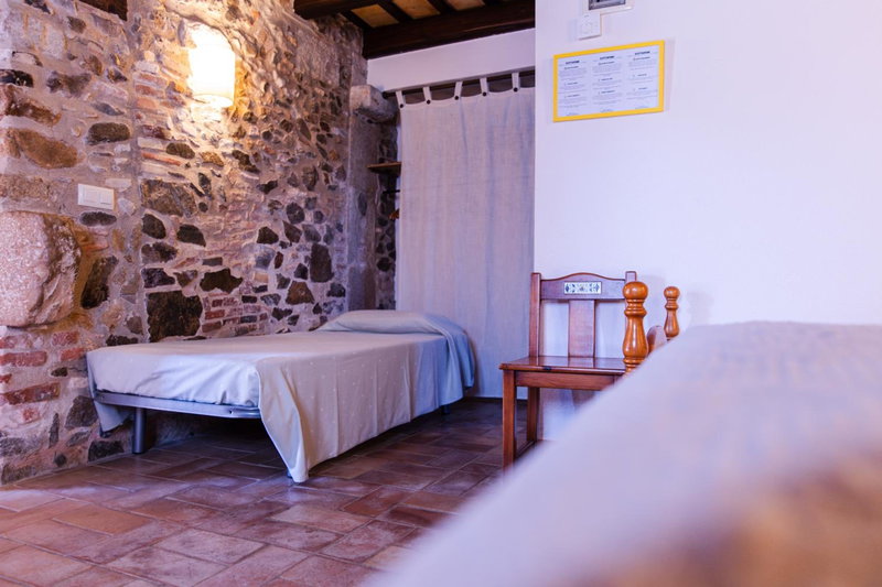Agroturisme Sant Dionis, Campllong, Spain