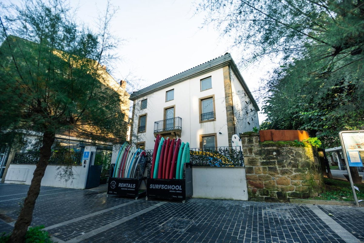 Zarautz Surf House, Spain