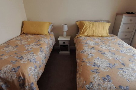 2 Bed House - Sleeps 4 - Pets - Garden - Parking, Elkesley, United Kingdom