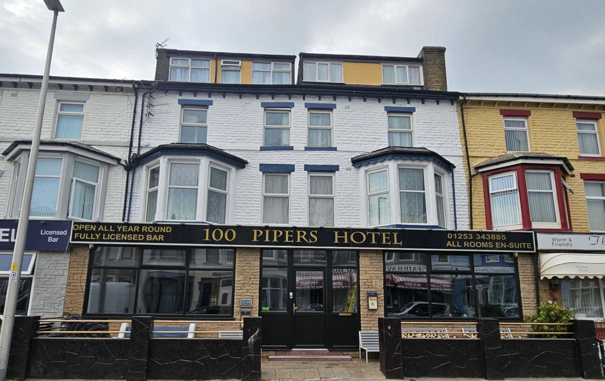 100 Pipers Hotel, United Kingdom