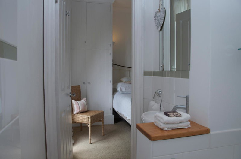 Onefifty, Cowes, United Kingdom
