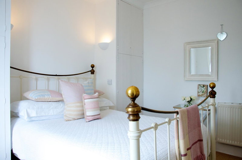 Onefifty, Cowes, United Kingdom