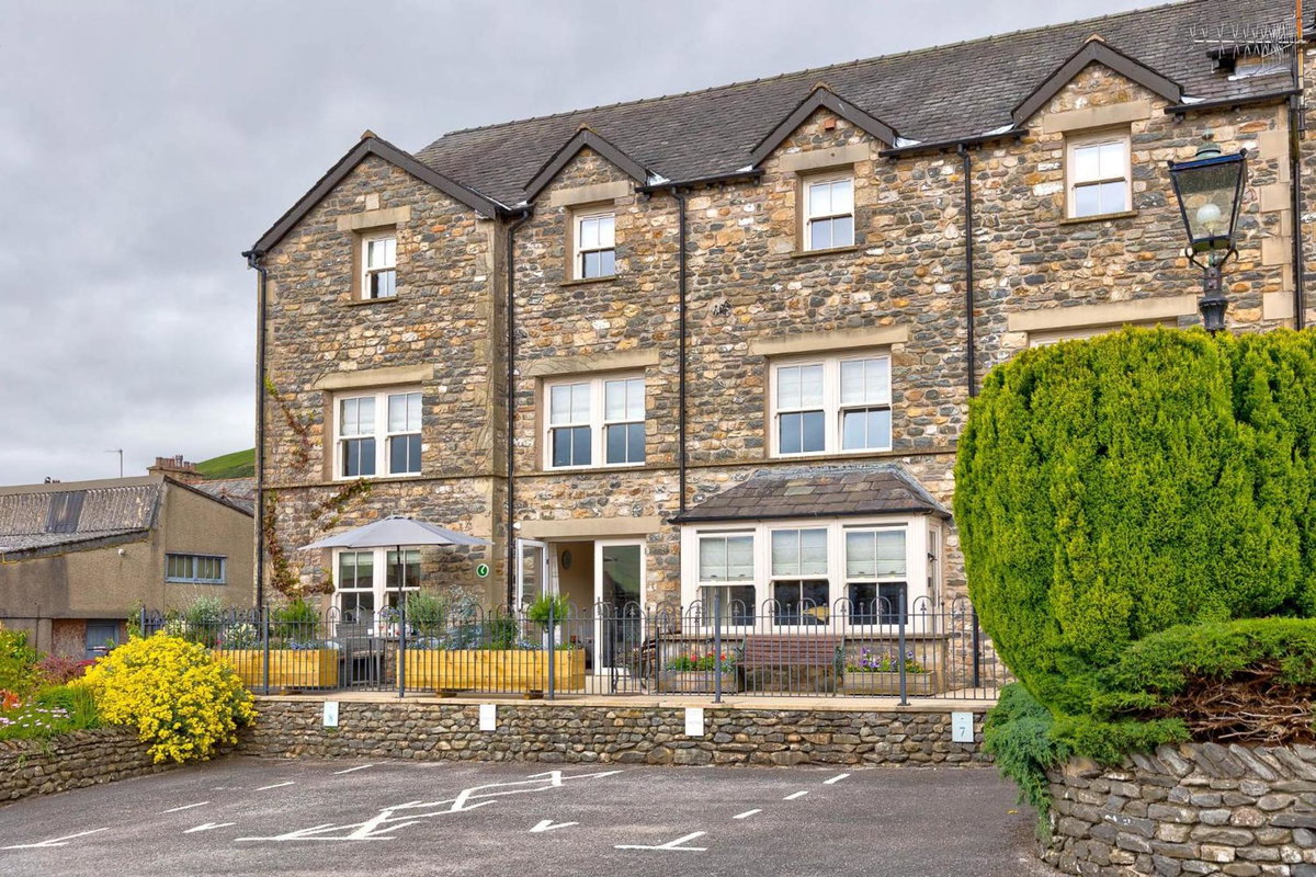 Hotel · Howgills Apartments, Sedbergh