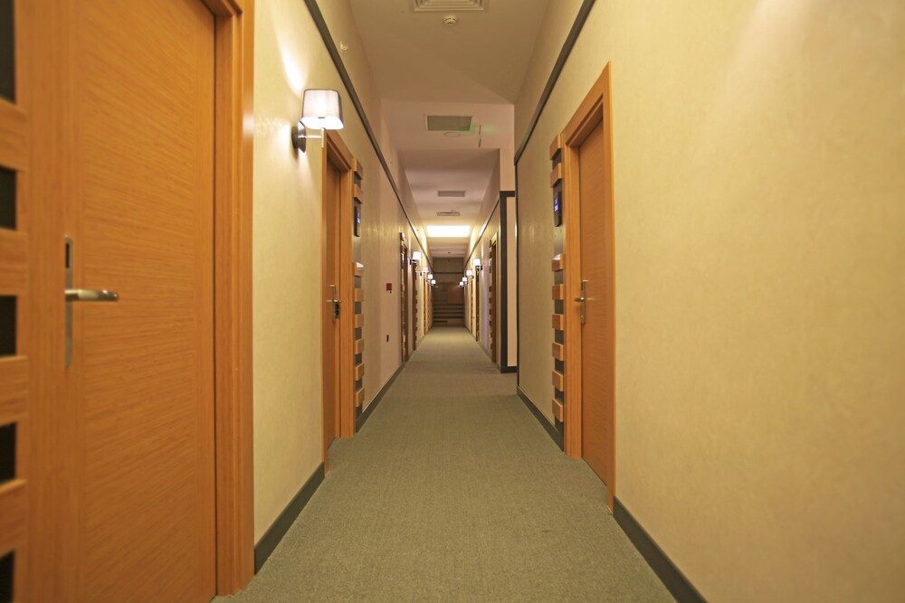 Hotel · Roof 264 Hotel and Suites, Serdivan