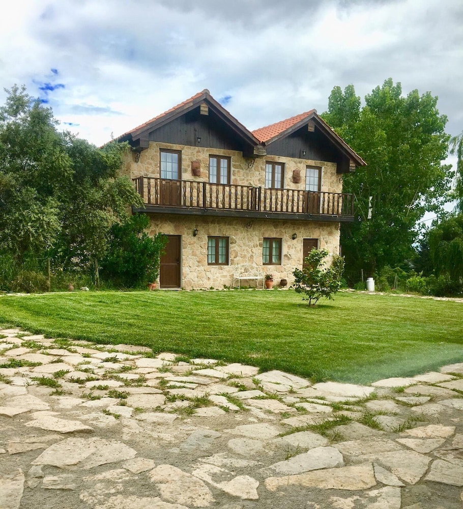 Luna Begonvil Tas Evler, Турция