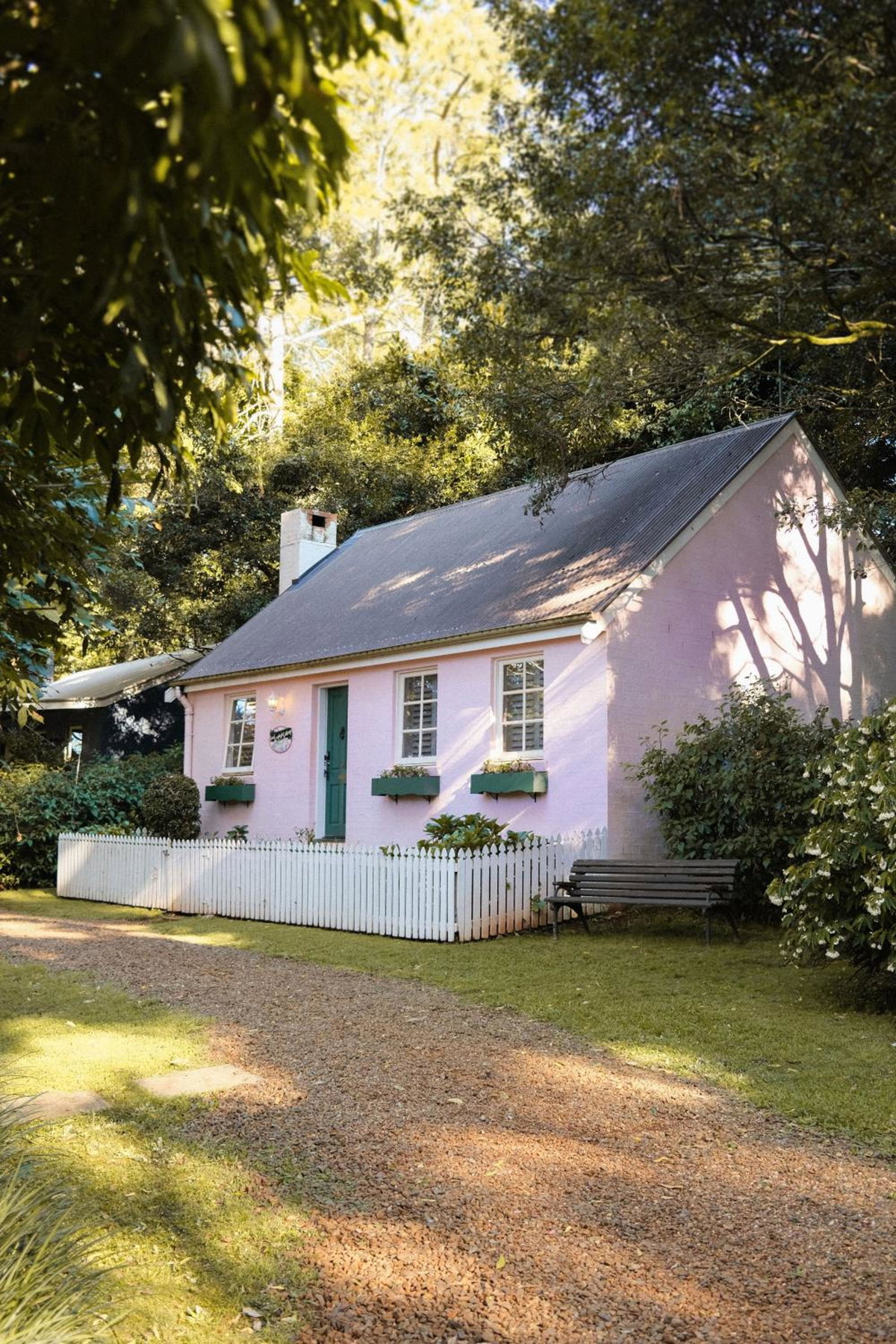 The Romantic Pink English Cottage at Tamborine Mountain, Australia