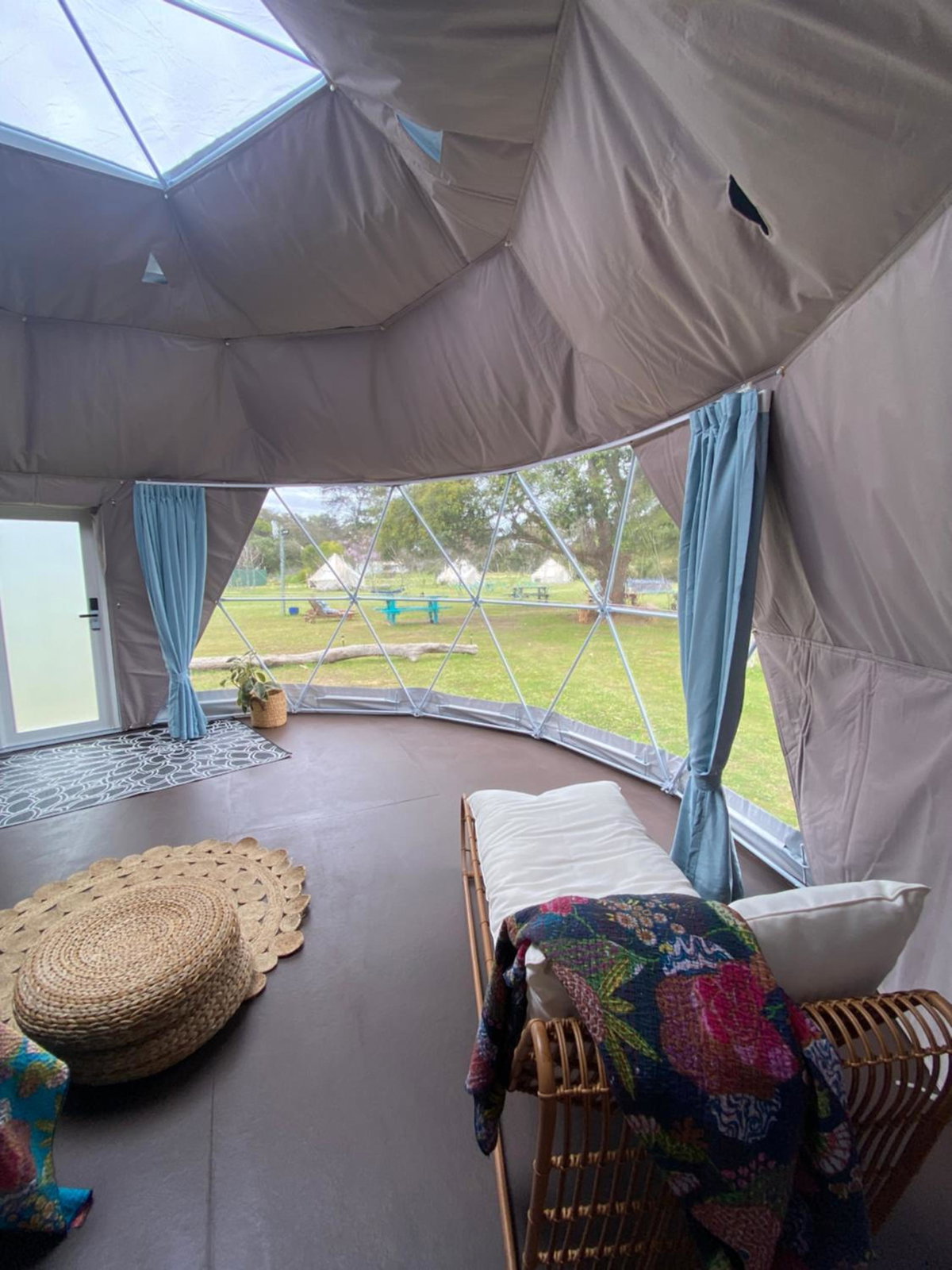 Boogaloo Camp, Australia